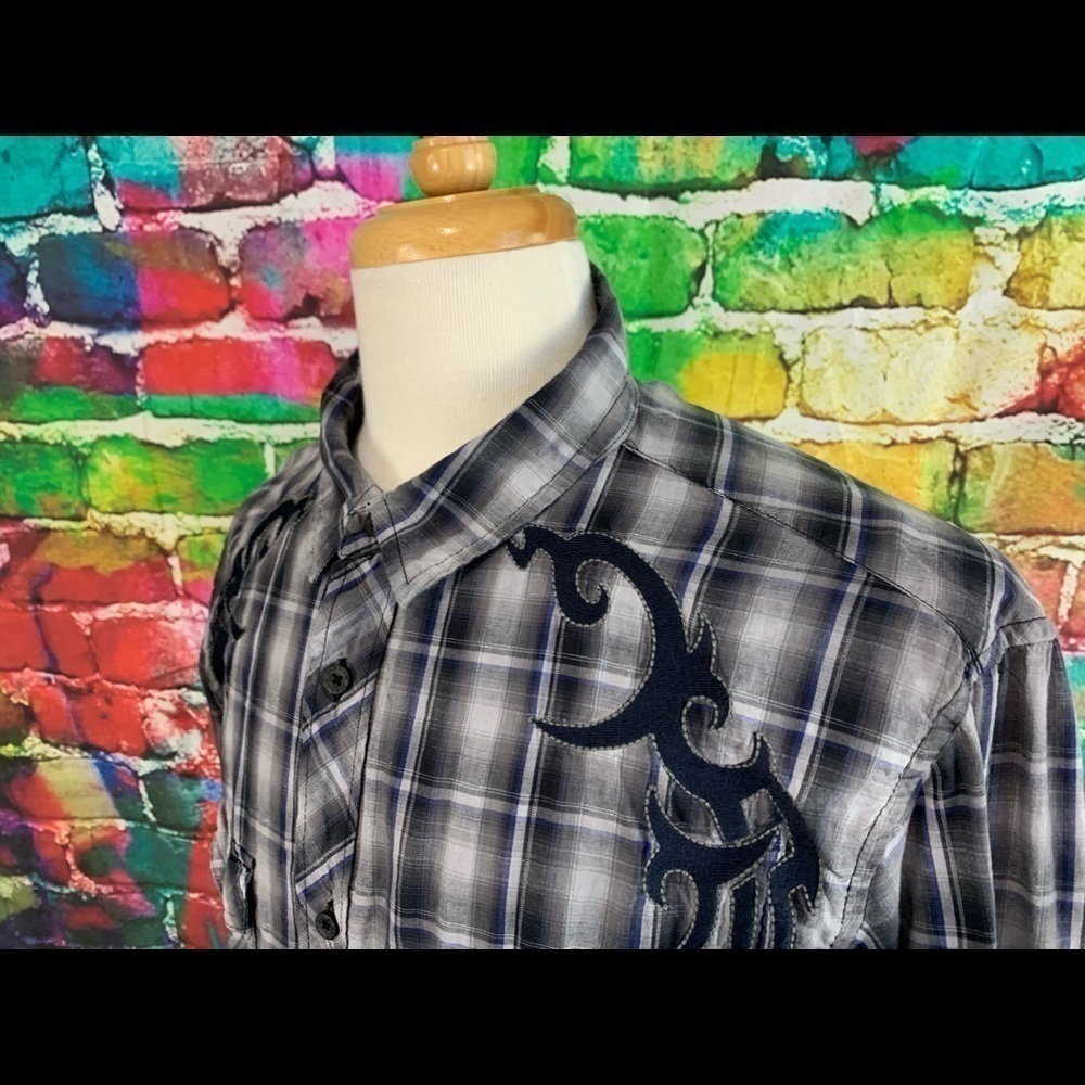 HELIX button front shirt size L